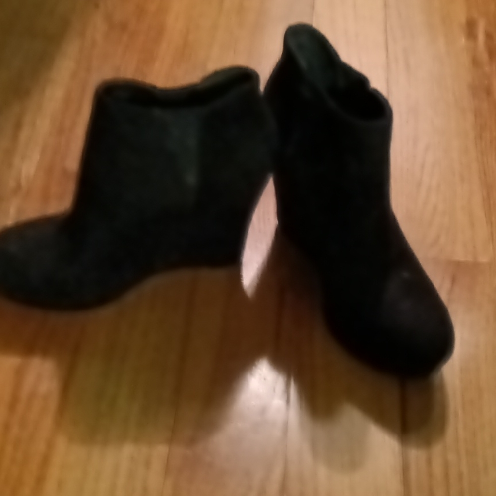 Jessica Simpson wedge suede boots